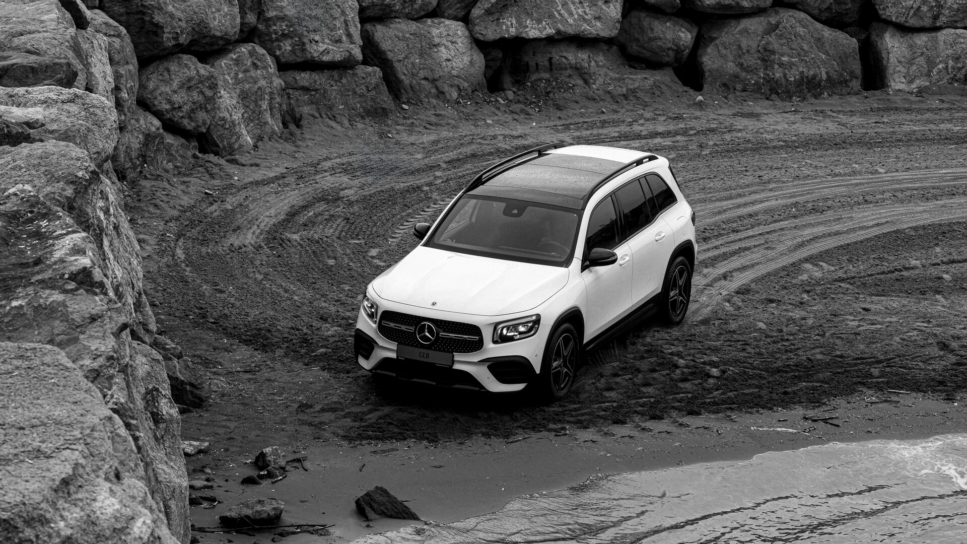 Mercedes-Benz GLB — 1