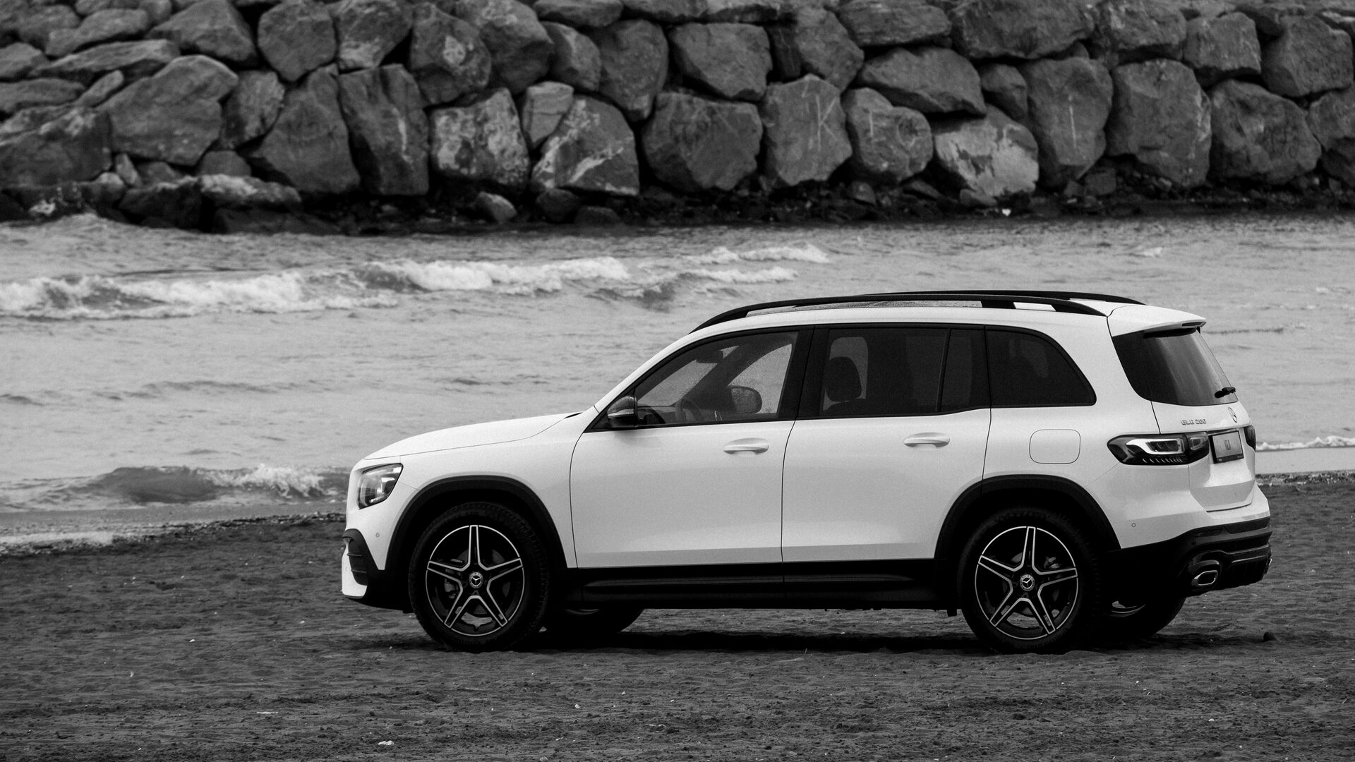 Mercedes-Benz GLB — 4
