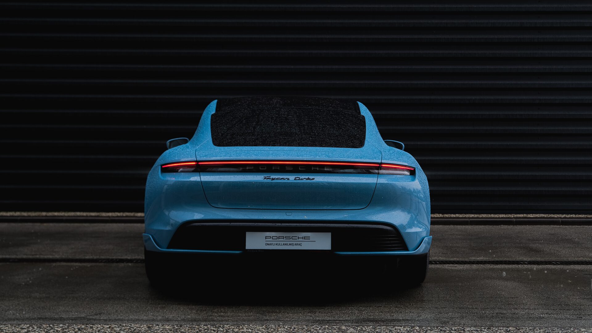 Porsche Taycan — 2