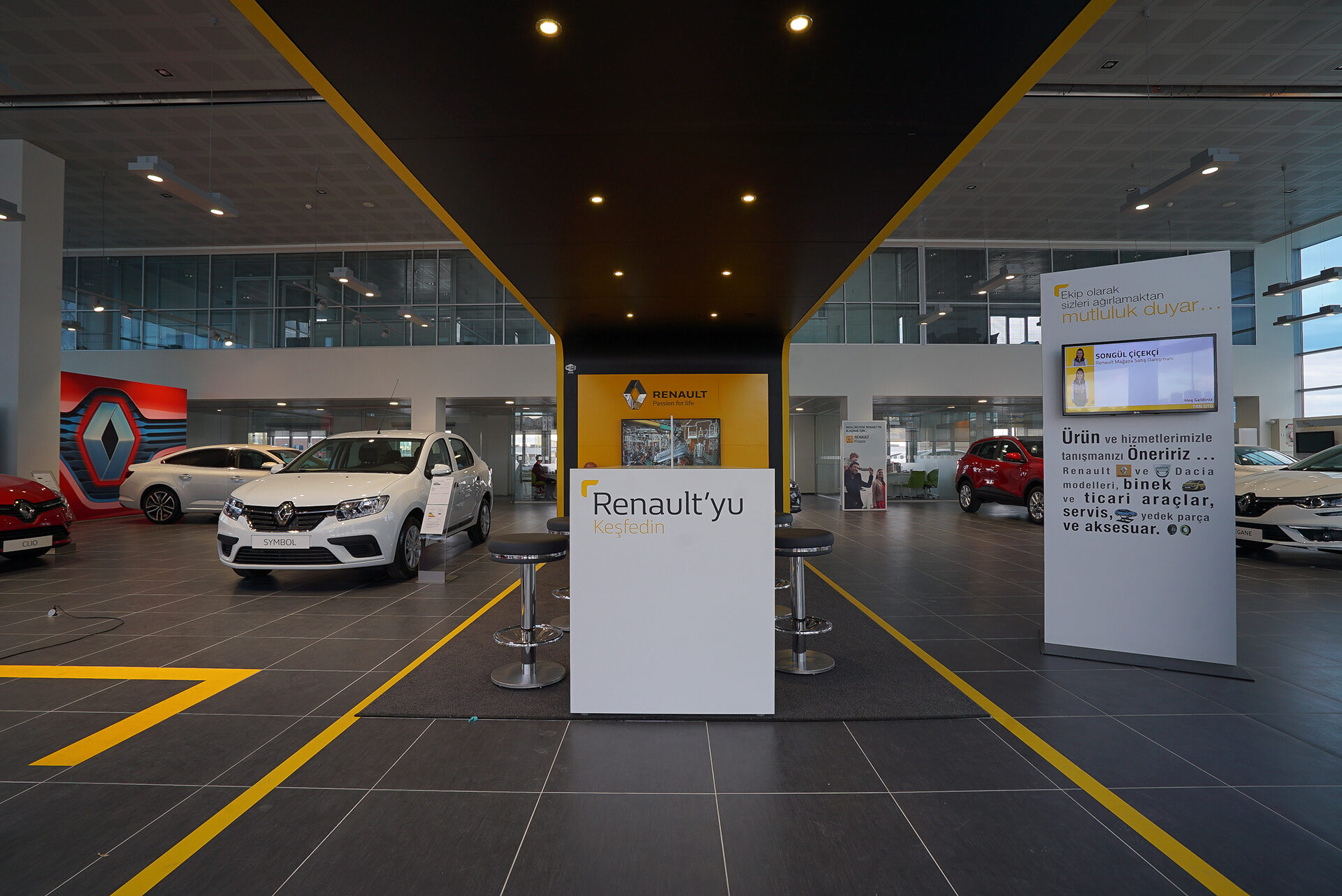Renault — 3